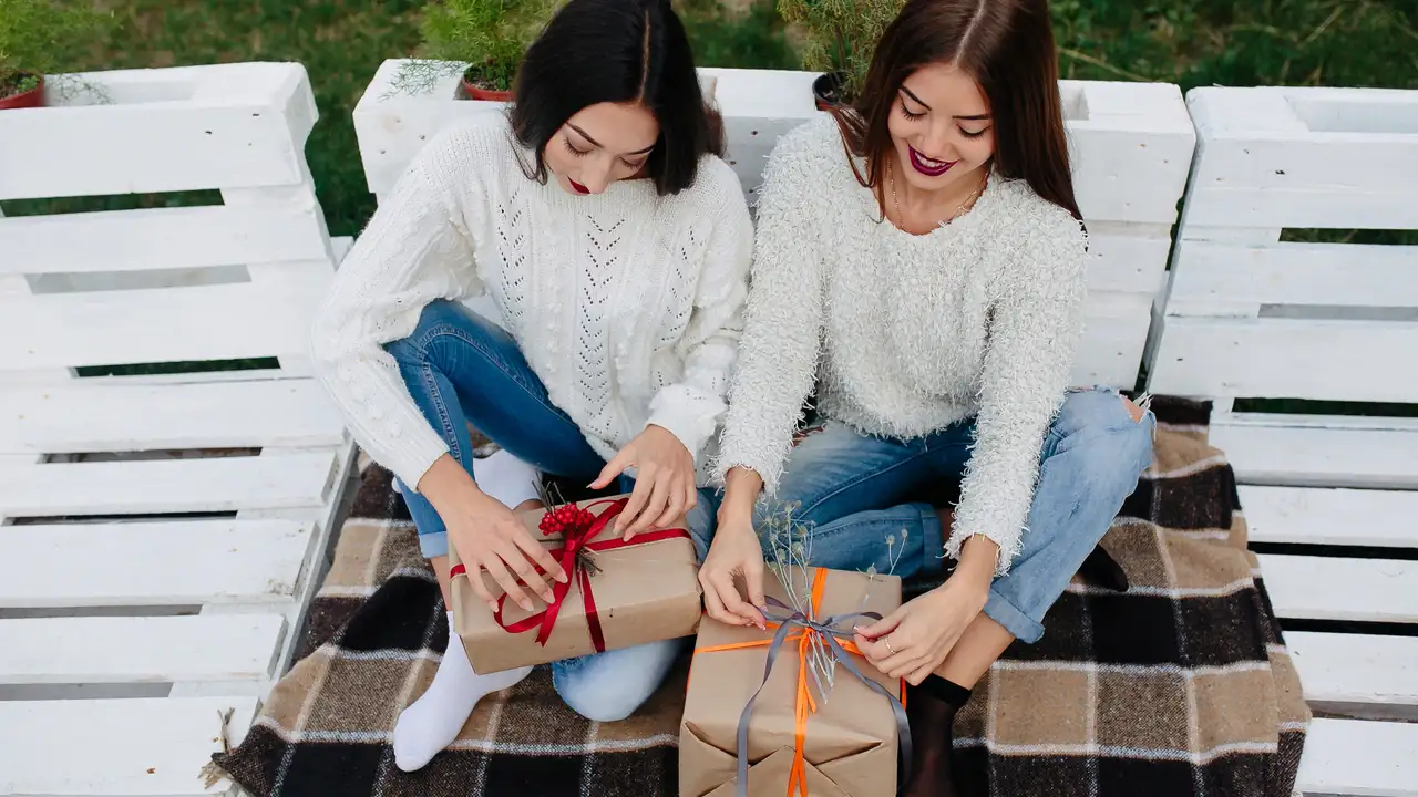 Top Giveaways on LookWhatMomFound: Enter to Win Gift